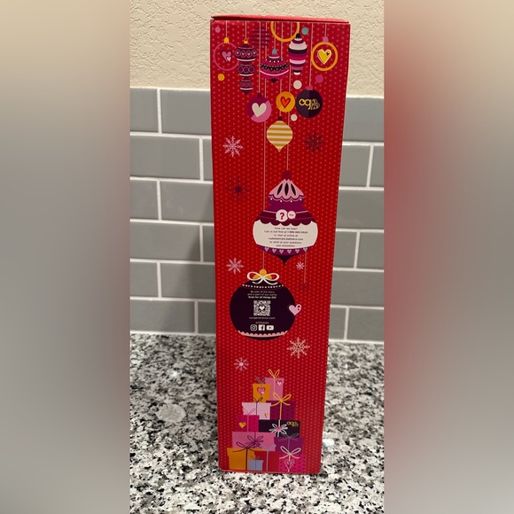 Our Generation HOLLIE Holiday 18-Inch Doll Blonde Limited Edition NIB 2025 - Picture 4 of 5